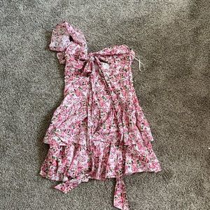 •Hello Molly ruffled out white dress•